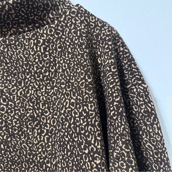 Ann Taylor Brown Animal Print Jacquard Button Cuff Top Women’s Size Small NWT - Picture 6 of 14